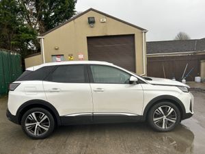 Peugeot 3008 2021, low mileage , white - Image 2