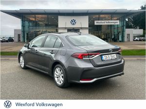 Toyota Corolla LUNA 1.8 HYBRID - Image 4