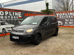 ==STUNNING VAN//BEAUTIFUL COLOUR//NEW DOE//3 SEATE - Image 2