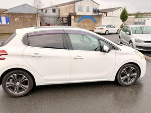 Peugeot 208 1.59L - Image 4