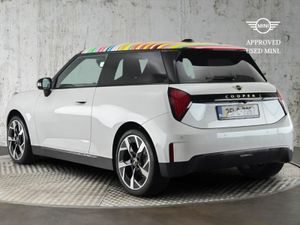 Mini Cooper Cooper SE - Image 3