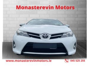 Toyota Auris 1.33 5DR TERRA 4DR - Image 2