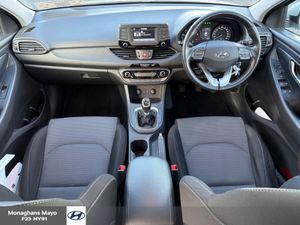 Hyundai i30 DELUXE DIESEL 5DR - Image 2