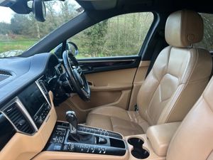 Porsche Macan 2016 , FSH from Porsche, AWD - Image 4