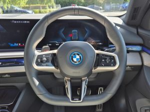 BMW i5 eDrive40 M Sport Pro Saloon - Image 4