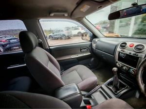 ISUZU D-MAX TWIN CAB - Image 3