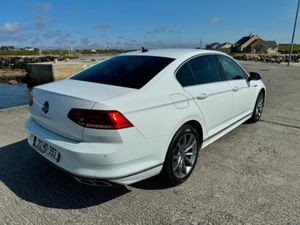 Volkswagen Passat Rline 2.0tdi M6F 150 4DR - Image 3