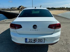 Volkswagen Passat Rline 2.0tdi M6F 150 4DR - Image 4