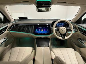 Mercedes-Benz E-Class 220d Exclusive - Reversing C - Image 3