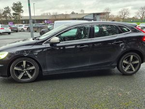 2016 Volvo V40 R-LINE 2.0D - Image 3