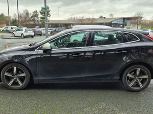 2016 Volvo V40 R-LINE 2.0D - Image 4