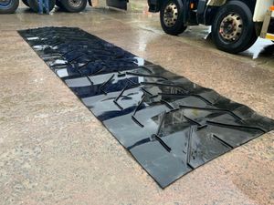 55"  X 12mm CHEVRON RUBBER MATTING.......574. - Image 4