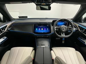 Mercedes-Benz E-Class 300de AMG - 20 Inch Alloys - - Image 3