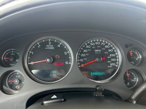 2013 Chevy Avalanche 5.3 V8 petrol - Image 4