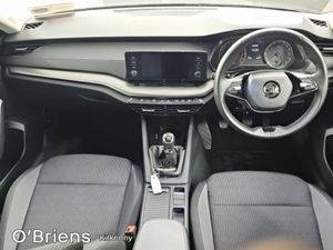 Skoda Octavia AMBITION 2.0 TDI 115 BHP 4DR *1 OWNE - Image 2