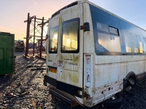 Iveco daily mini bus rear doors with glass - Image 4