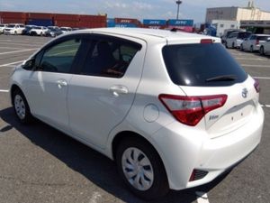 172 - Toyota Vitz 1.3L 26000 km fresh NCT - Image 3