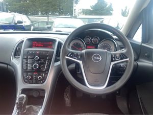 Opel Astra TOURER SC 1.6 CDTI 110PS 5DR - Image 2