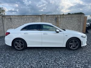 Mercedes-Benz A-Class 250 AMG LINE PREMIUM E - Image 4