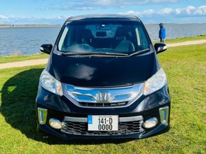 Honda Freed 7 SEATS / AUTO / HYBRID  / FINANCE AVA - Image 4