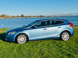 Volvo V40 SALE NOW ON / €12900 / FINANCE AVAILABLE - Image 3