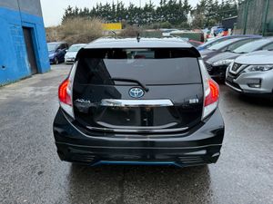 2016 Toyota Aqua Hybrid Automatic Alloys/Car Play - Image 3