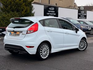 Ford Fiesta ZETEC 2016 automatic - Image 3