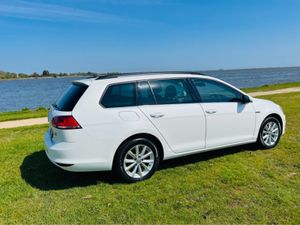 Volkswagen Golf LOUNGE MODEL / ESTATE / AUTO / FIN - Image 4