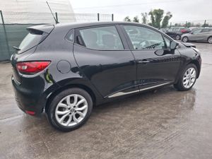 2018 Renault Clio  1.0 Petrol - Image 4