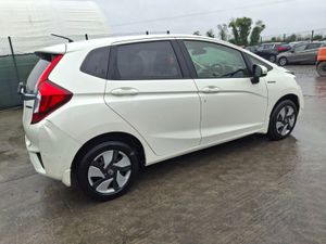 2014 Honda Fit  HYBRID  Automatic - Image 4