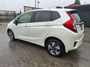 2014 Honda Fit  HYBRID  Automatic - Image 3