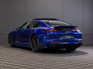 202 Porsche Panamera 4 E-Hybrid 10 Years Edition - Image 4
