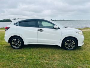 Honda Vezel AUTO HYBRID / FINANCE AVAILABLE - Image 3