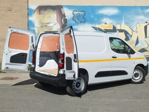 2024 Vauxhall Combo Small Panel Van - Image 2