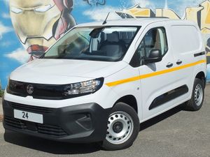 2024 Vauxhall Combo Small Panel Van - Image 4