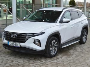 Hyundai Tucson Executive 1.6 HEV Auto, Side Steps - Image 3