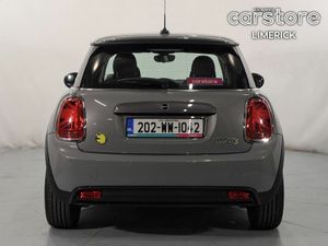 Mini Cooper Cooper Classic Auto - Image 4