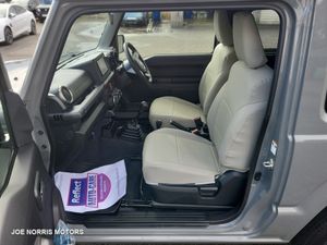 Suzuki Jimny XC MANUAL 4X4 TOP SPEC, 2000KM - Image 4