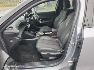 Peugeot 2008 EGT 156HP 54KW AUTO - Image 4