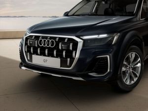 Audi Q7 SUV SE TFSI E QUATTRO AUTOMATIC - Image 3