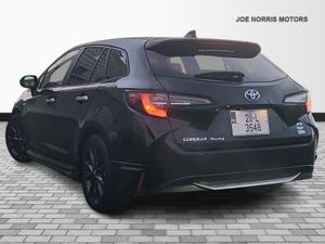 Toyota Corolla 1.8  Touring Estate Hybrid - Image 3