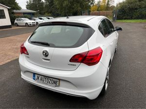 Opel Astra 1.4 LIMITED EDITION - Image 4