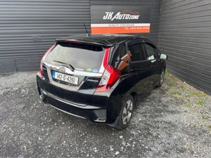 Honda Fit 1.5 HYBRID AUTO - Image 4