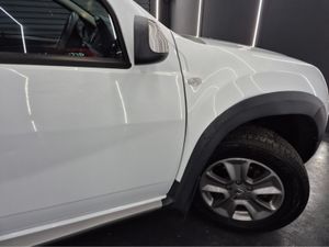 Dacia Duster SIGNATURE 1.5 DCI 110 4 4DR - Image 2
