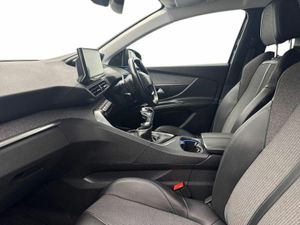 Peugeot 5008 1.5HDI ALLURE *JUST IN* €105 P/W - Image 3