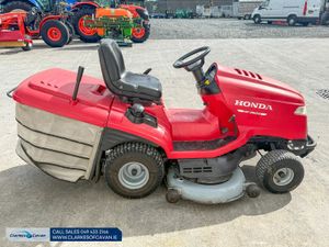 Used 2016 Honda HF2622 Lawnmower - Image 4
