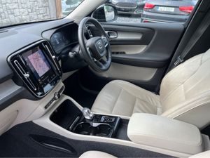 Volvo XC40 INSCRIPTION T4 RECHA RECHARGE - Image 2