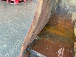 36"  DIGGING BUCKET.......90mm PINS.........#95.. - Image 4