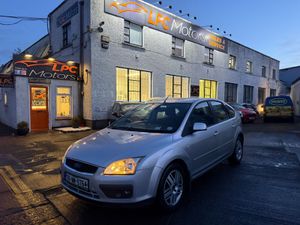 Ford Focus 2005 Automatic - Image 2