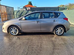 2014 Toyota Auris  1.4 D4D - Image 2